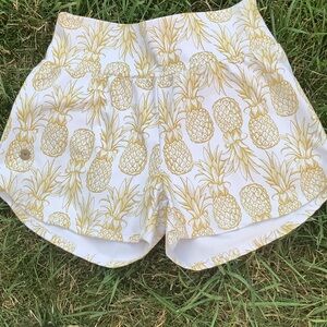 Love Fitness White & Gold Pineapple Print Women's Shorts XS